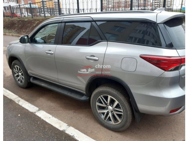 Дефлекторы (ветровики)  из 6 частей окон для Toyota Fortuner 2016-2022