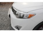 Вид с боку Молдингов (накладок) на передние фар Toyota Camry 2012-2014