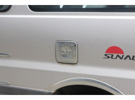 Декоративные накладки фар Блестящая накладка из хрома на бак Hyundai Starex 1997-2006