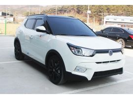 Дефлекторы (ветровики) окон черные SsangYong Tivoli